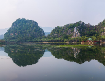 【肇慶美食2天】<肇慶七星巖風(fēng)景區(qū)、北回歸線(xiàn)上翡翠-鼎湖山、白沙龍母廟、古宋城墻+草鞋街、水舞燈光>